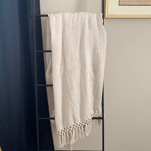 Like NEW Serena & Lily Crib Skirt